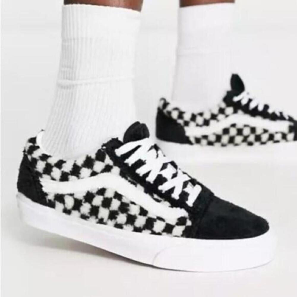 Vans Old Skool Sherpa Sneaker Black and White US Mens Size 5.5 Womens‎ Size 7.0